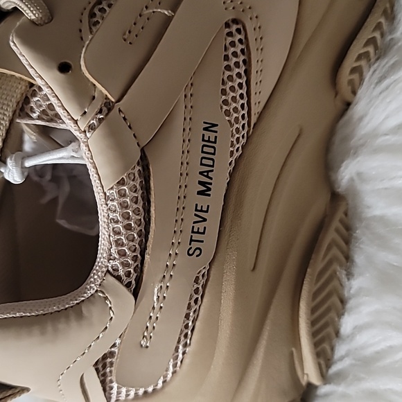 Steve Madden Tan Sneaker - Picture 3 of 4